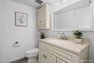 12128 SE 19th St, Bellevue, WA 98005 - Photo 23