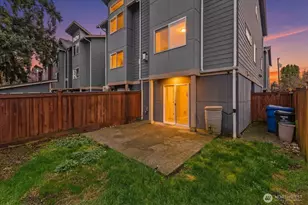 930 N 96th St, Seattle, WA 98103 - Photo 23