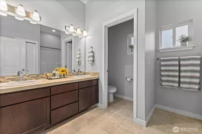 930 N 96th Street, Seattle, WA 98103 - Photo 21