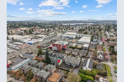 930 N 96th Street, Seattle, WA 98103 - Photo 31