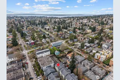 930 N 96th Street, Seattle, WA 98103 - Photo 33