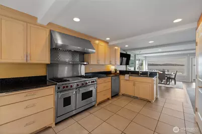 1838 Day Island Boulevard W, University Place, WA 98466 - Photo 11