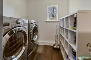933 13th St SW, Puyallup, WA 98371 - Photo 17