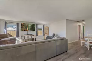933 13th St SW, Puyallup, WA 98371 - Photo 7