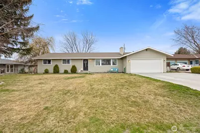 915 E Elsinore Street, Othello, WA 99344 - Photo 1