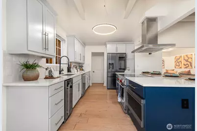 11753 Lakeside Avenue NE, Seattle, WA 98125 - Photo 7