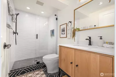 11753 Lakeside Avenue NE, Seattle, WA 98125 - Photo 19