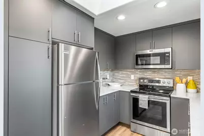 9240 30th Avenue SW, Seattle, WA 98126 - Photo 11