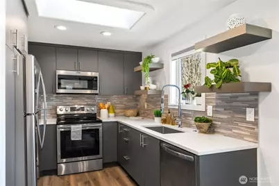 9240 30th Avenue SW, Seattle, WA 98126 - Photo 9