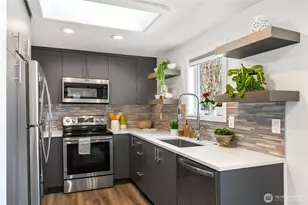 9240 30th Ave SW, Seattle, WA 98126 - Photo 9