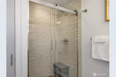 9240 30th Avenue SW, Seattle, WA 98126 - Photo 17