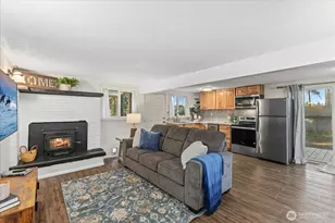 14602 Holiday Dr NW, Gig Harbor, WA 98329 - Photo 3