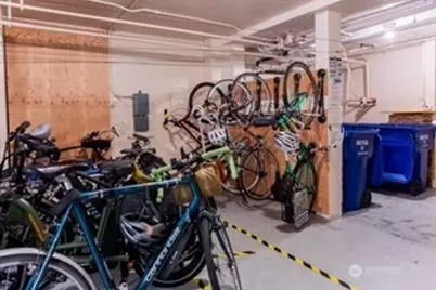 5810 NE Cowen Place #305, Seattle, WA 98105 - Photo 13