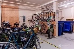 5810 NE Cowen Pl, Seattle, WA 98105 - Photo 13