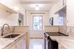 5810 NE Cowen Pl, Seattle, WA 98105 - Photo 9