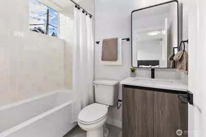 3110 Queen Anne Avenue N, Seattle, WA 98109 - Photo 3