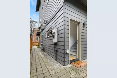 7753 26th Avenue NW #B, Seattle, WA 98117 - Photo 29