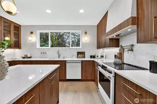 11011 Goodwin Way NE, Seattle, WA 98125 - Photo 23