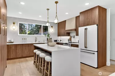 11011 Goodwin Way NE, Seattle, WA 98125 - Photo 3