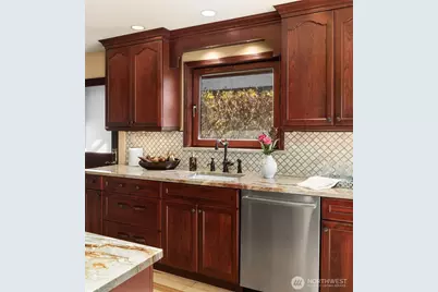 12715 Palatine Avenue N, Seattle, WA 98133 - Photo 15