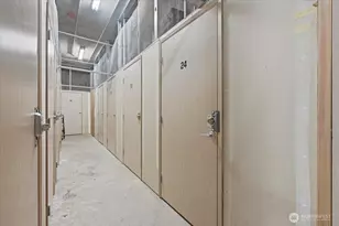 8760 Greenwood Ave N, Seattle, WA 98103 - Photo 27