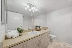 8760 Greenwood Ave N, Seattle, WA 98103 - Photo 9