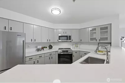 8760 Greenwood Avenue N #N308, Seattle, WA 98103 - Photo 5