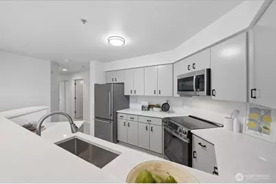 8760 Greenwood Avenue N #N308, Seattle, WA 98103 - Photo 13