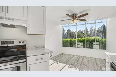 16419 Spruce Way #D1, Lynnwood, WA 98037 - Photo 7