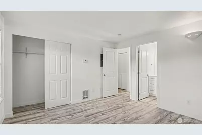 16419 Spruce Way #D1, Lynnwood, WA 98037 - Photo 9