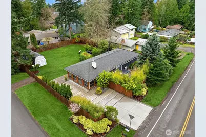 1090 Grow Avenue NW, Bainbridge Island, WA 98110 - Photo 1