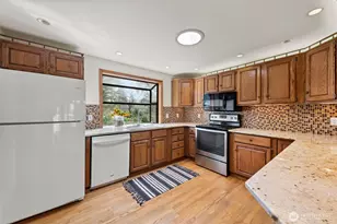 8844 SE 37th St, Mercer Island, WA 98040 - Photo 5