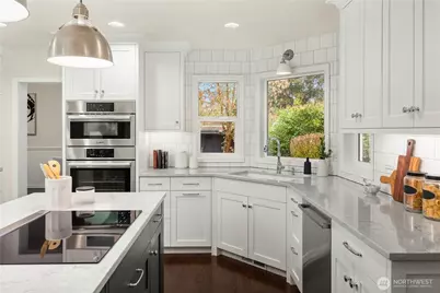 8841 SE 37th Street, Mercer Island, WA 98040 - Photo 9