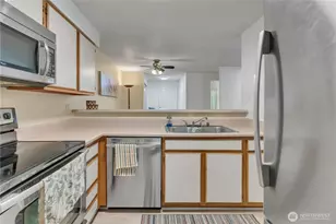 13209 Newcastle Way, Newcastle, WA 98059 - Photo 15