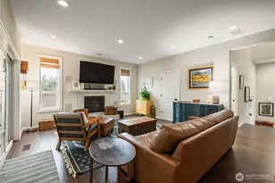 250 W St James Pl, Longview, WA 98632 - Photo 13