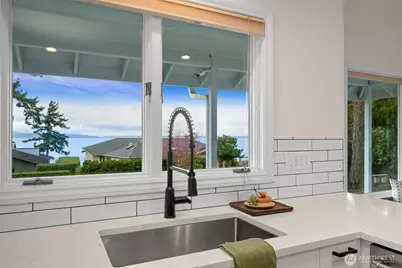 25 Shorewood Drive, Bellingham, WA 98225 - Photo 9