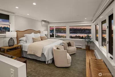 2307 Broadway E, Seattle, WA 98102 - Photo 25