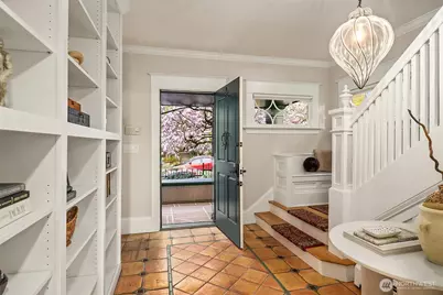 2307 Broadway E, Seattle, WA 98102 - Photo 5