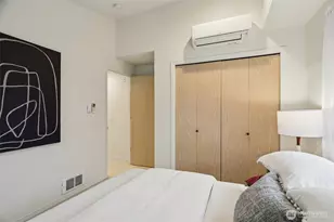 9242 Woodlawn Ave N, Seattle, WA 98103 - Photo 23