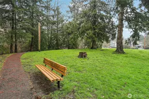 9242 Woodlawn Ave N, Seattle, WA 98103 - Photo 29