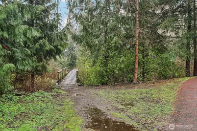 9242 Woodlawn Avenue N #B, Seattle, WA 98103 - Photo 31