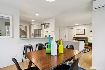 9242 Woodlawn Avenue N #B, Seattle, WA 98103 - Photo 9