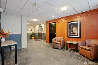 701 1st Avenue N #204, Seattle, WA 98109 - Photo 3