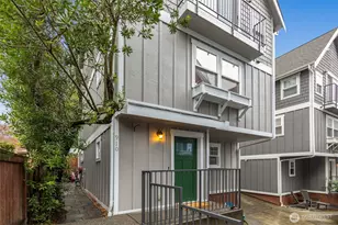 910 N 74th St, Seattle, WA 98103 - Photo 3