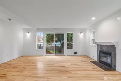 910 N 74th Street, Seattle, WA 98103 - Photo 9