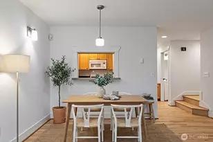 910 N 74th St, Seattle, WA 98103 - Photo 11