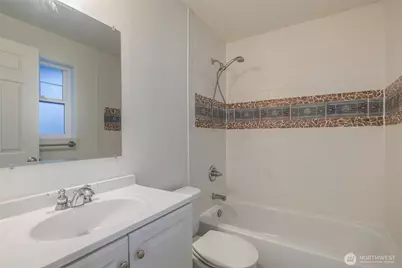 910 N 74th Street, Seattle, WA 98103 - Photo 7