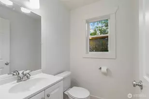 910 N 74th St, Seattle, WA 98103 - Photo 15