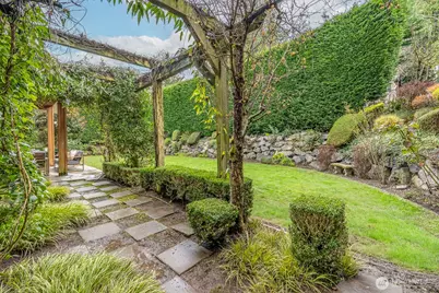 15517 Lake Shore Boulevard NE, Lake Forest Park, WA 98155 - Photo 27