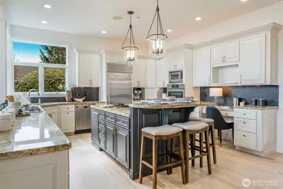 15517 Lake Shore Boulevard NE, Lake Forest Park, WA 98155 - Photo 3